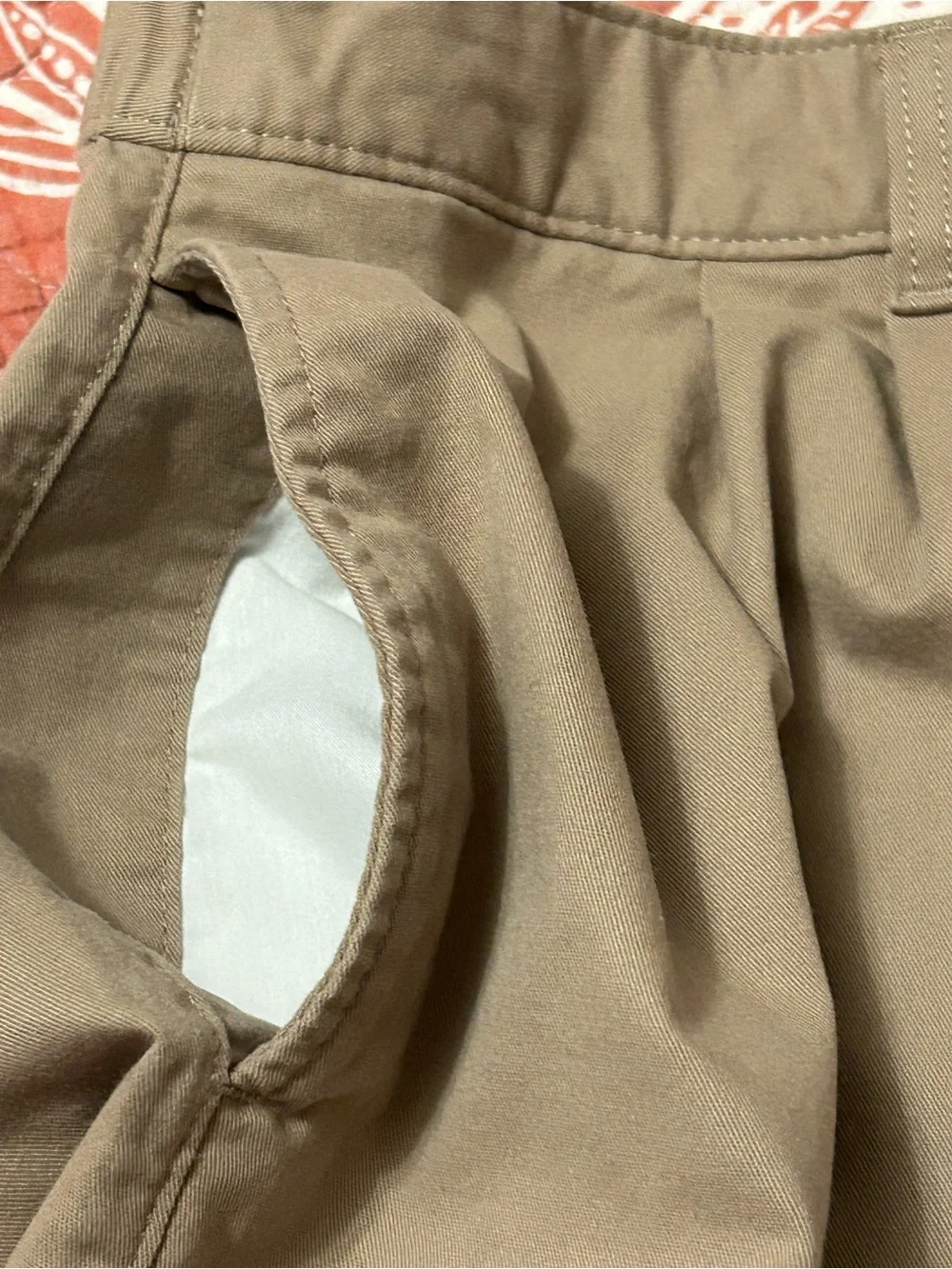 Old Navy Women’s Khaki Flat-Front Shorts